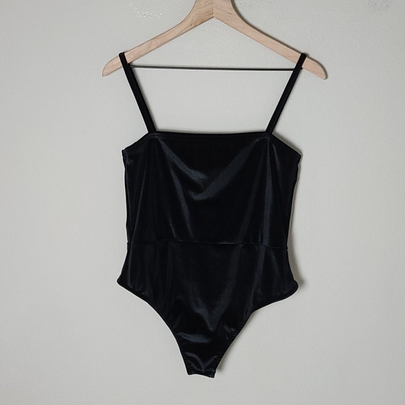 PrettyLittleThing Tops - PrettyLittleThing Black Strappy Velvet Bodysuit